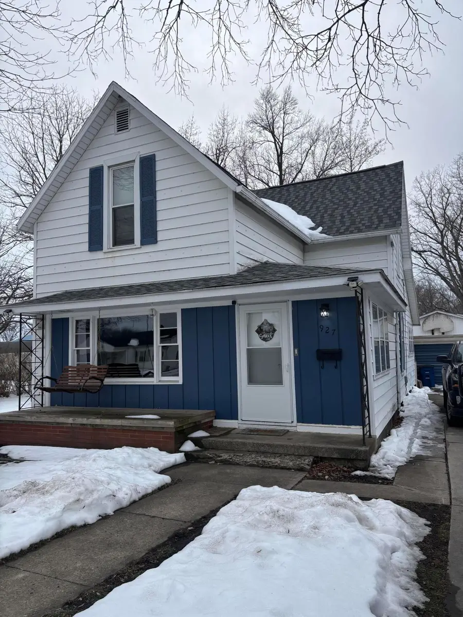 927 S Wayne Street, Saint Marys, OH 45885 - #2