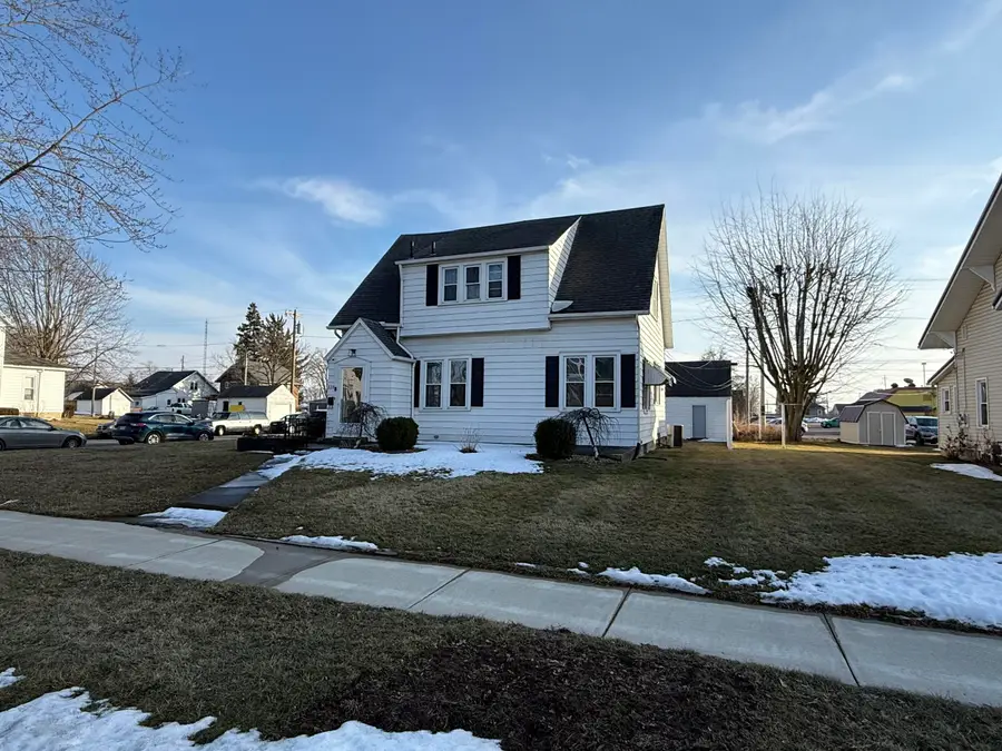 328 E Livingston Street, Celina, OH 45822 - #3