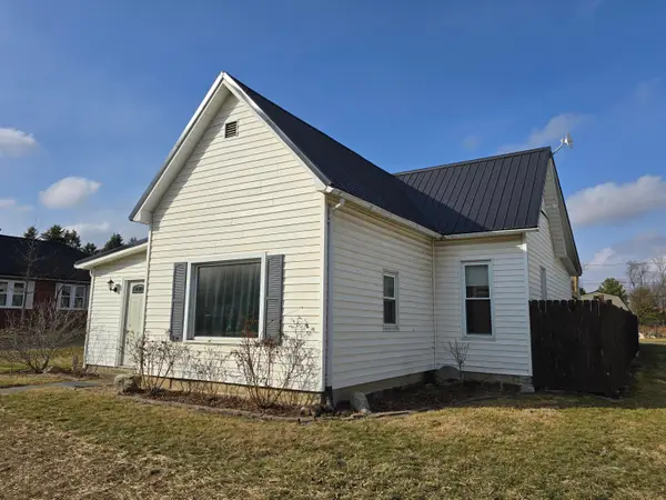 211 E Wapakoneta Street, Waynesfield, OH 45896