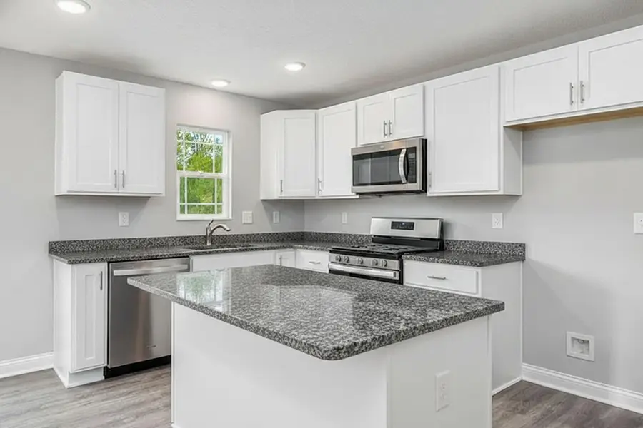 908 Eastern Avenue, Bellefontaine, OH 43311 - #2