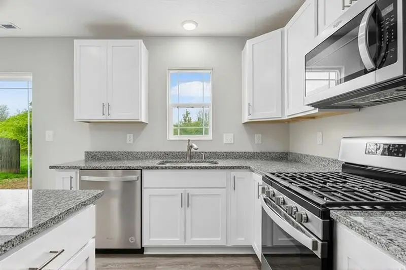 908 Eastern Avenue, Bellefontaine, OH 43311 - #3