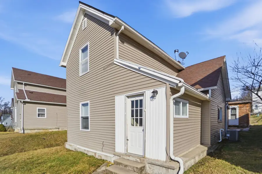 320 Walker Street, Bellefontaine, OH 43311 - #3