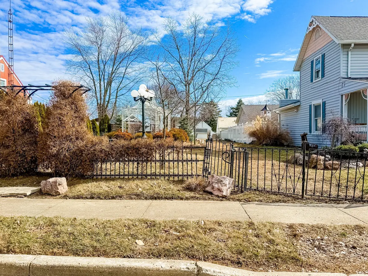 908 N Sugar Street, Celina, OH 45822 - #1