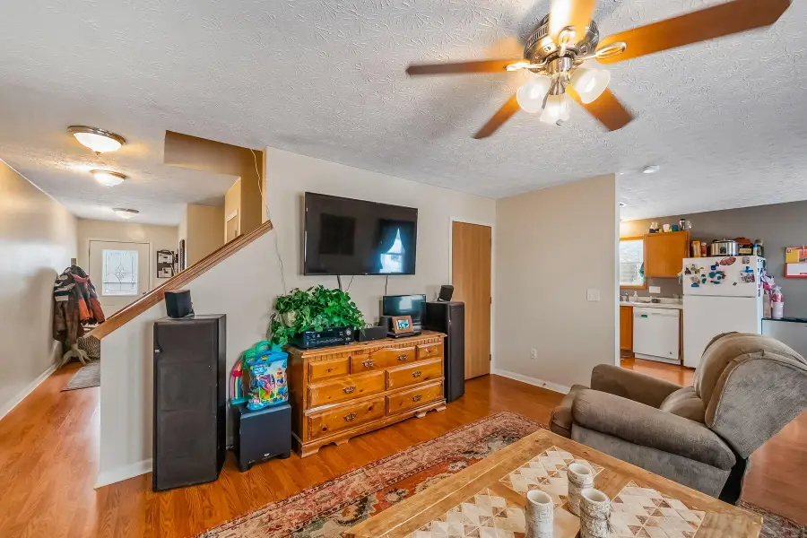 1052 Braxton Boulevard, London, OH 43140 - #3