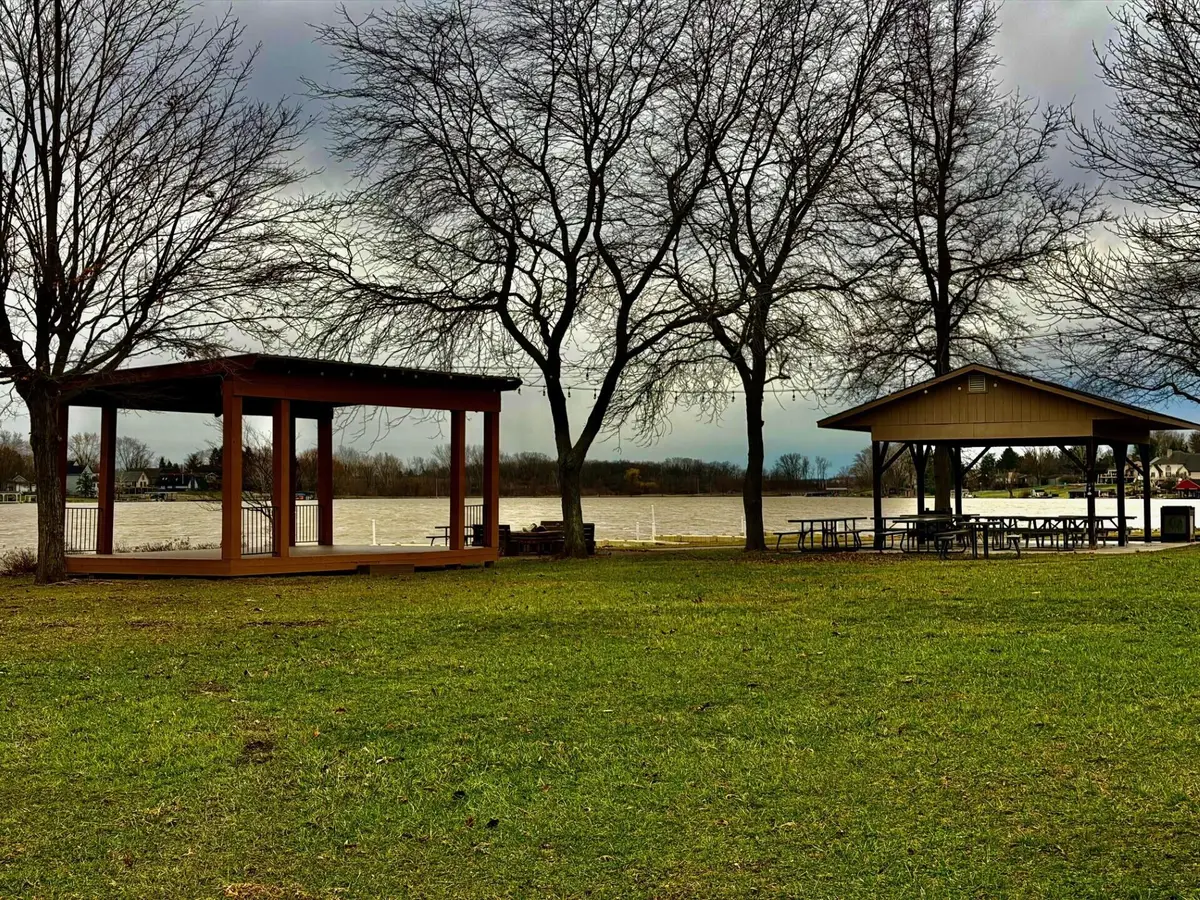 1264 W Choctaw Drive, London, OH 43140 - #1