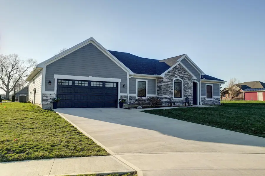 218 Westbury Drive, Greenville, OH 45331 - #3