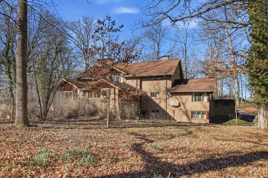 2438 Signal Hill Road, Springfield, OH 45504 - #2