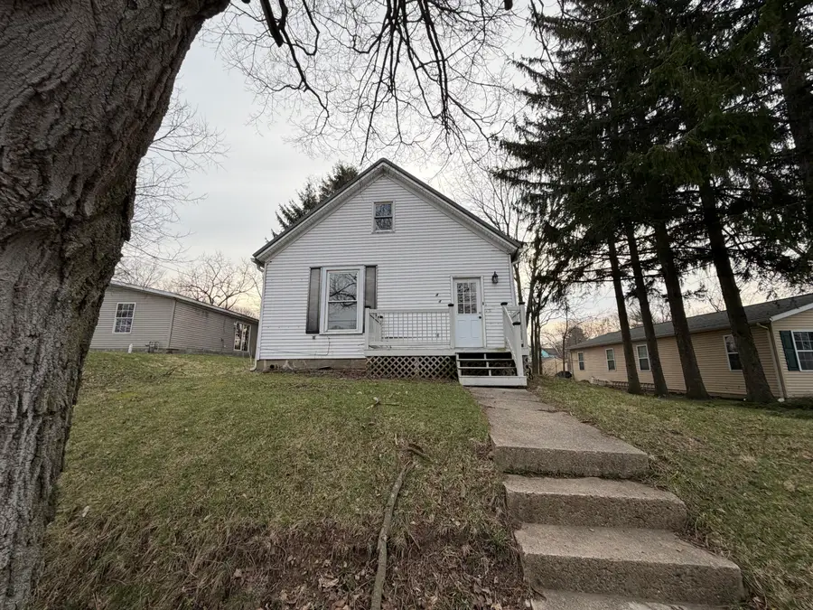 404 N Troy Street, Bellefontaine, OH 43311 - #2