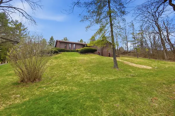 3831 Crescent Hill Road, Springfield, OH 45502