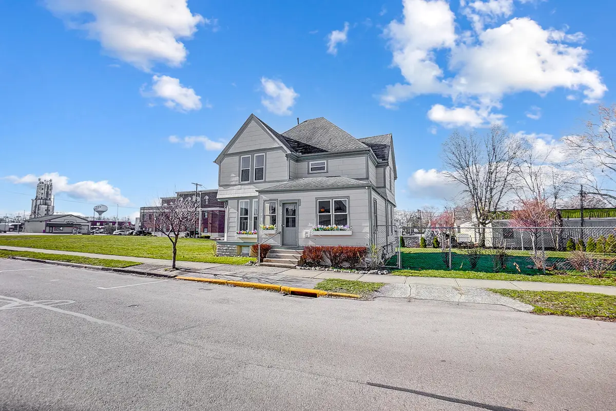 28 W Canal Street, Troy, OH 45373 - #1