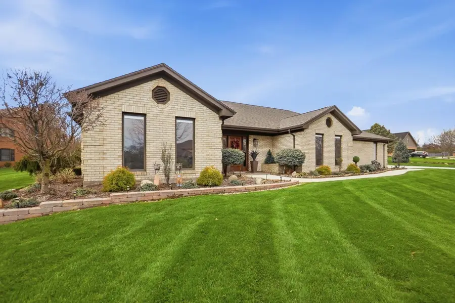 610 Stonecress Drive, Tipp City, OH 45371 - #2