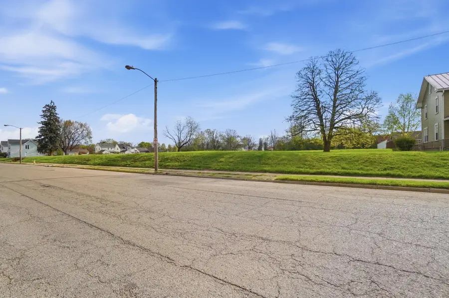 280 S Clairmont Avenue, Springfield, OH 45505 - #2