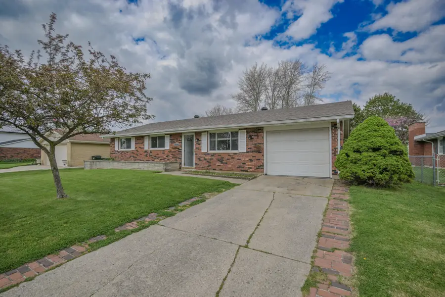 8248 Gibson Avenue, Fairborn, OH 45324 - #2