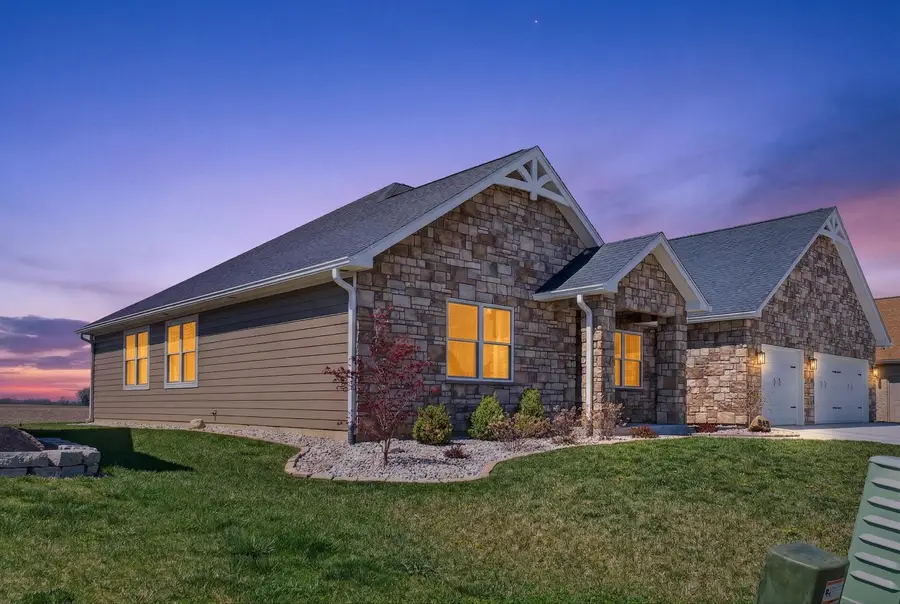 945 Rosenthal Drive, Troy, OH 45373 - #2