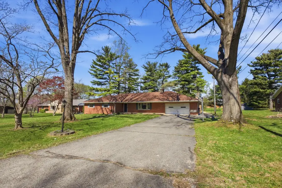 814 Wellington Drive, Springfield, OH 45506 - #2