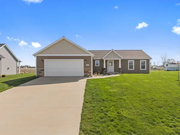 1706 Applejack Drive, Wapakoneta, OH 45895