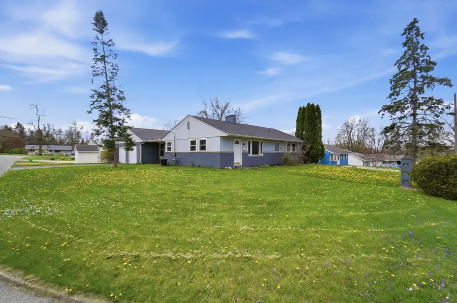 818 Brookwood Drive, Bellefontaine, OH 43311 - #2