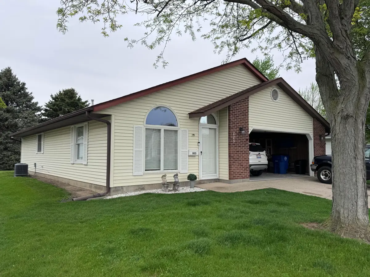 805 Townview Drive, Saint Marys, OH 45885 - #1