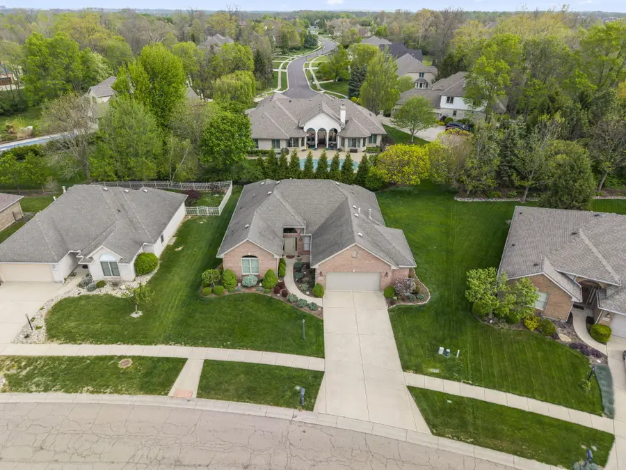 9842 Scotch Pine Drive, Springboro, OH 45066 - #2
