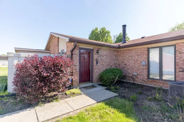 1238 Hollowbrook Drive, Dayton, OH 45458
