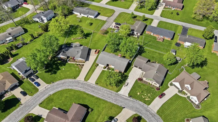 833 Glyncrest Drive, Wapakoneta, OH 45895 - #3