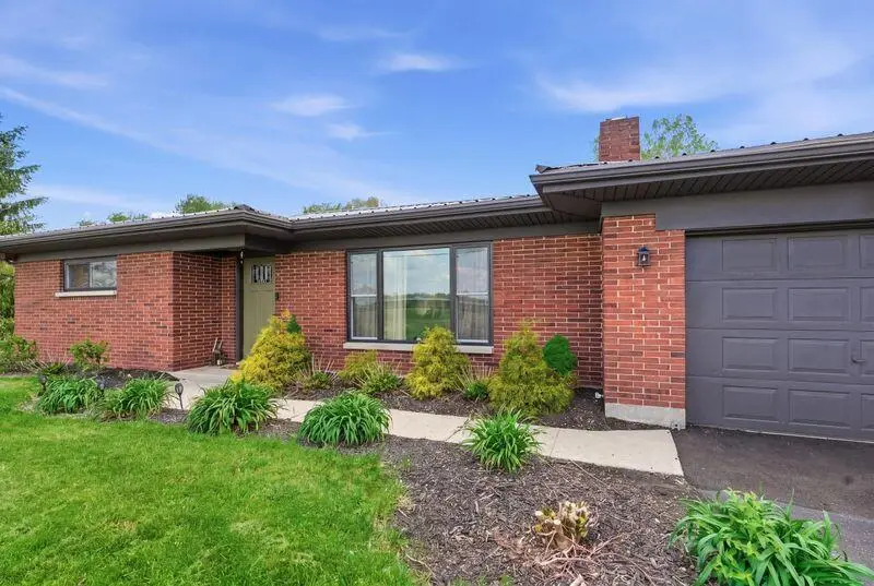 5406 Springfield Jamestown Road, Springfield, OH 45502 - #2
