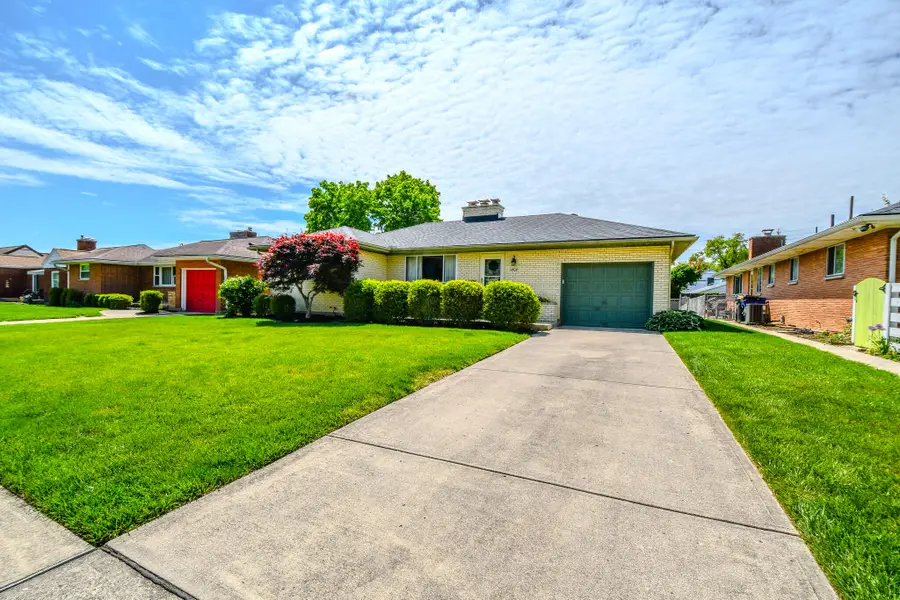1404 Pinecrest Drive, Dayton, OH 45414 - #2