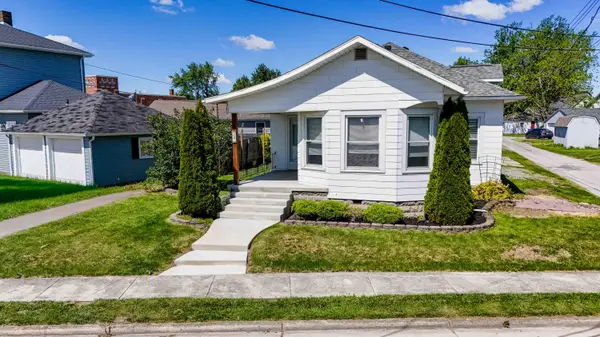 105 S Pine Street, Wapakoneta, OH 45895