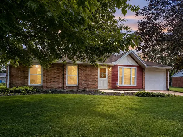 809 Canterbury Drive, Wapakoneta, OH 45895