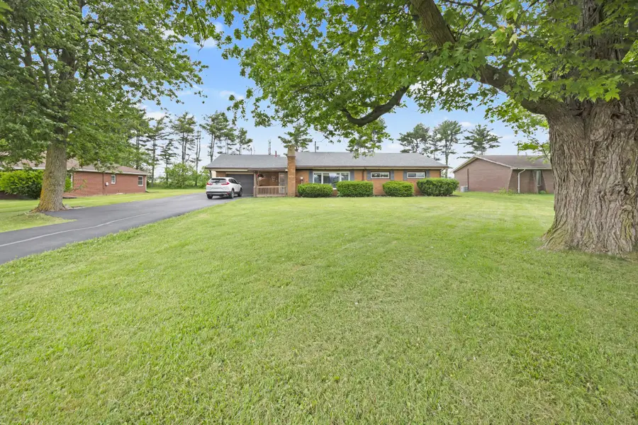 323 E Wapakoneta Street, Waynesfield, OH 45896 - #2