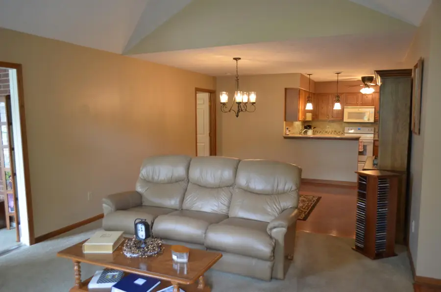 858 Trent Close, Springfield, OH 45503 - #3