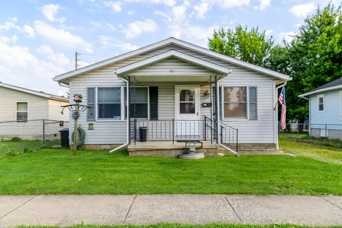 613 W Columbus Avenue, Bellefontaine, OH 43311 - #1