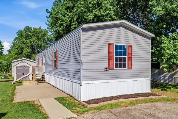 5965 Harrisburg Georgesville Road #102, Grove City, OH 43123