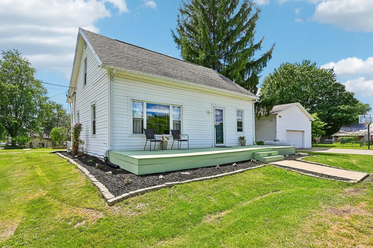 10424 North Street, Middleburg, OH 43336 - #1