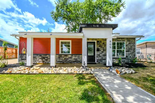 805 Brookfield Drive, New Carlisle, OH 45344