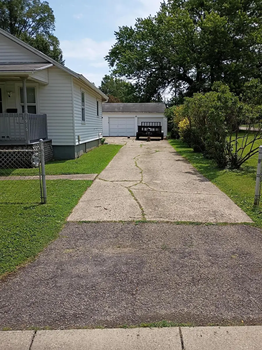 1916 Delaware Avenue, Springfield, OH 45506 - #2