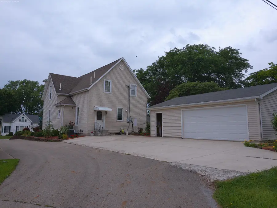 108 S Walnut Street, New Bremen, OH 45869 - #3
