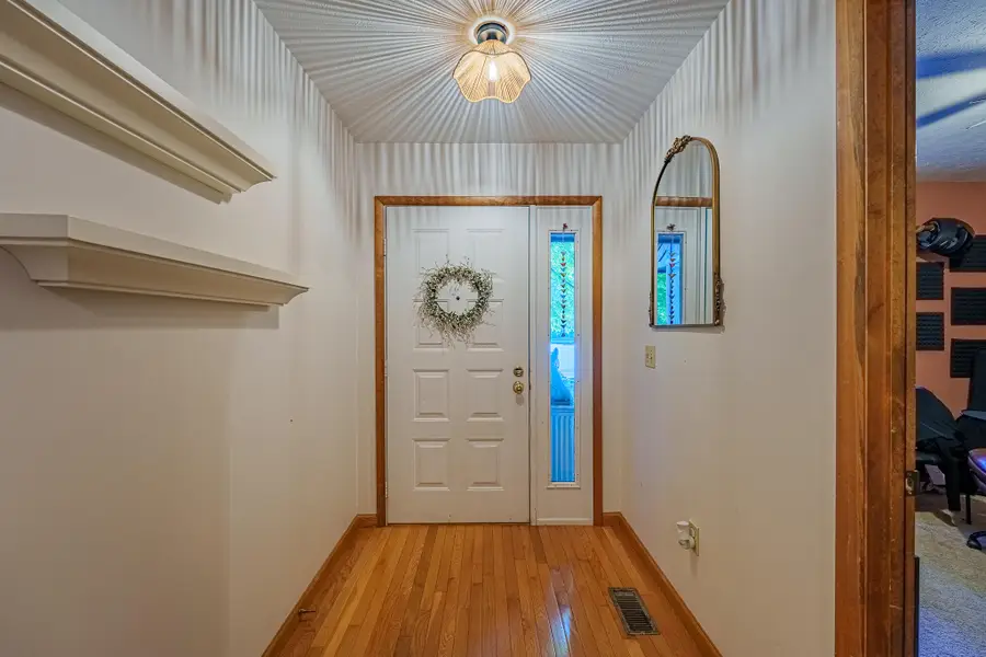 333 Green Oak Drive, Troy, OH 45373 - #2