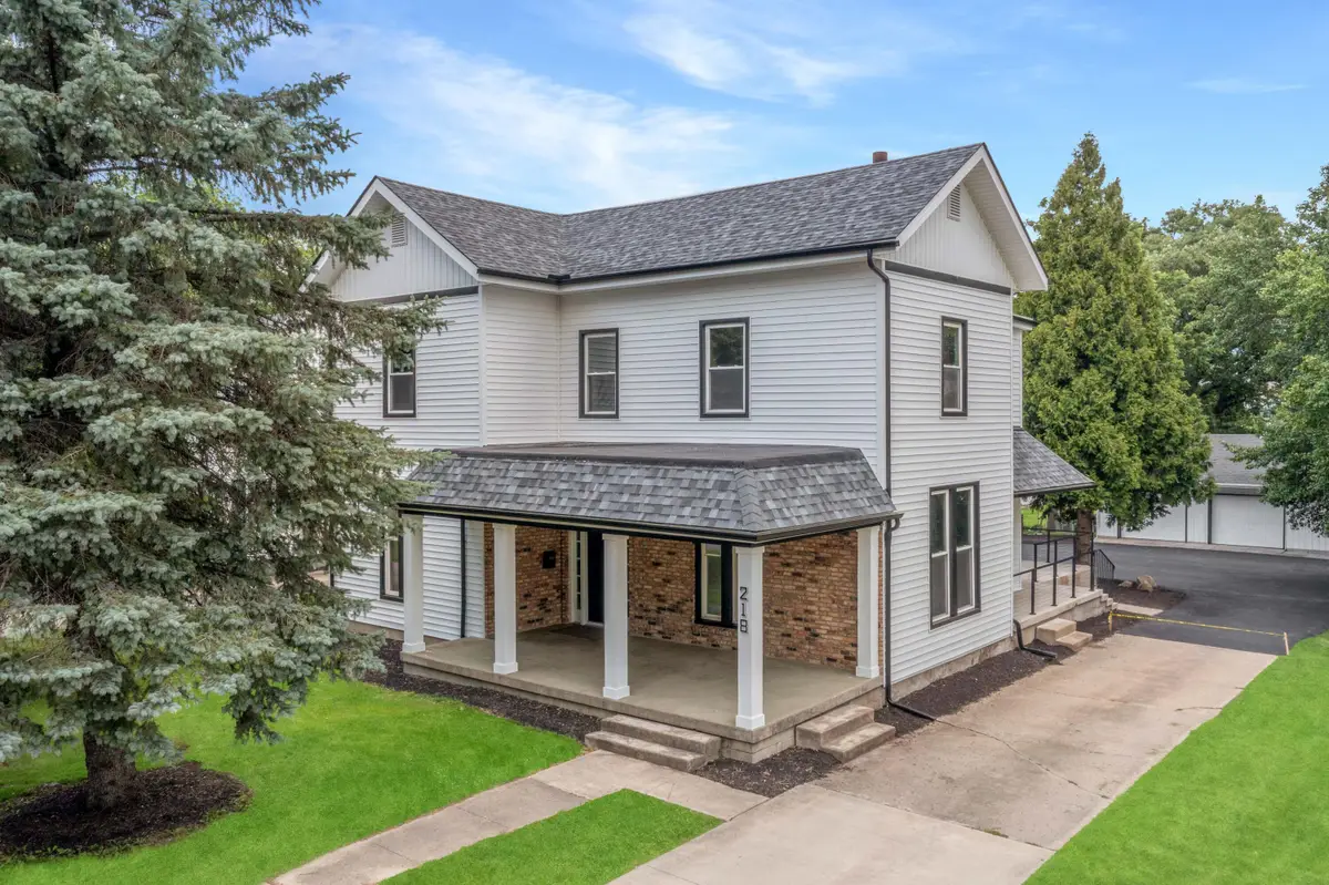 218 W Main Street, Mechanicsburg, OH 43044 - #1