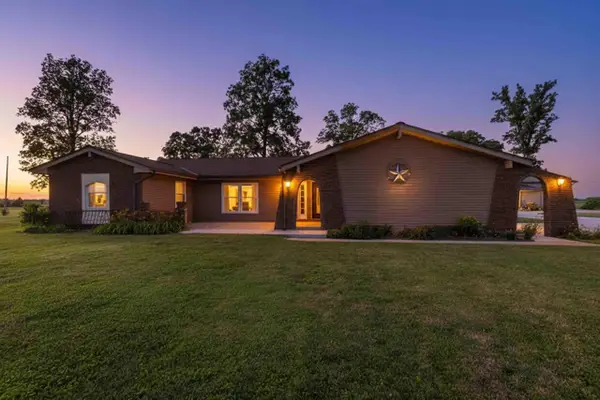 18477 Linker Road, Jackson Center, OH 45334