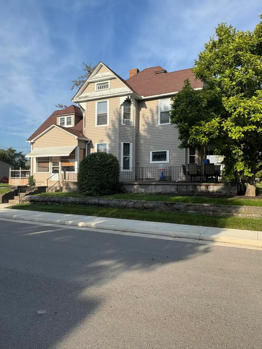 302 E Mechanic Street, Wapakoneta, OH 45895 - #3