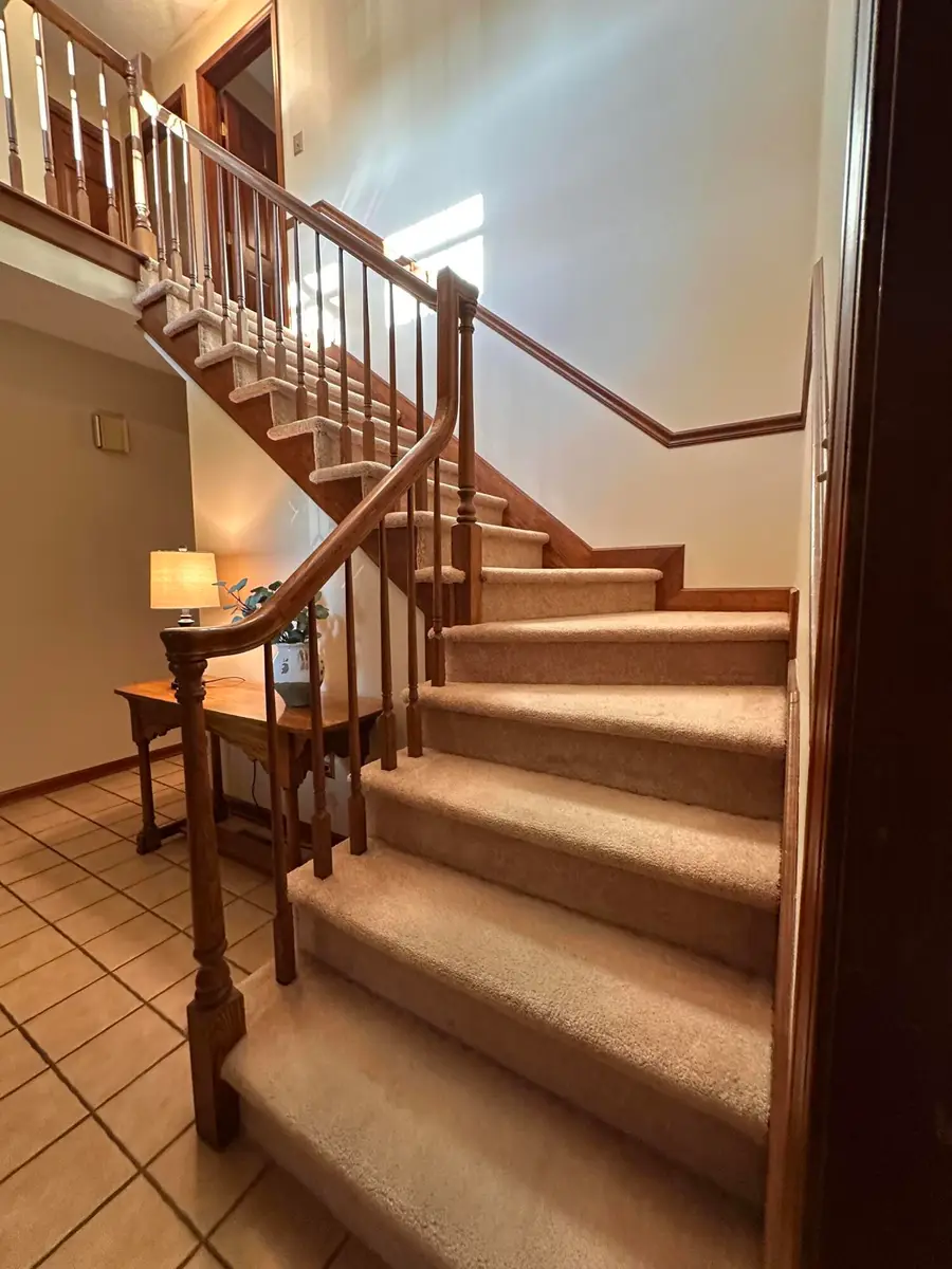 605 Oakwood Drive, Bellefontaine, OH 43311 - #3