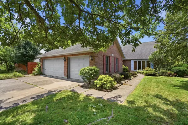 806 Claymore Court, Tipp City, OH 45371