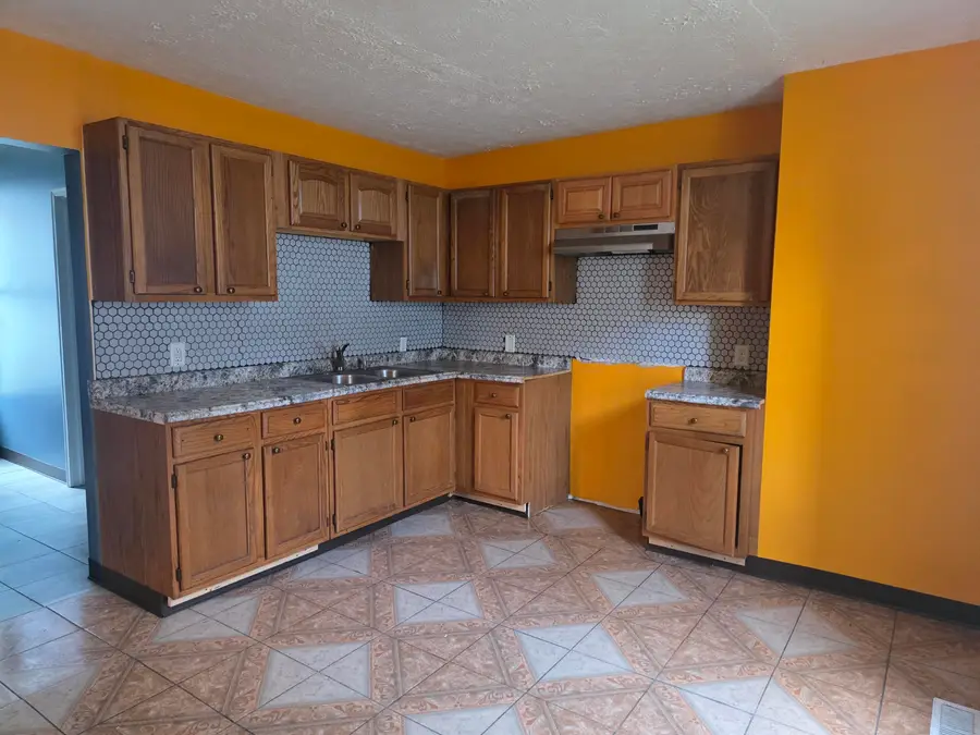 315 S Shaffer Street, Springfield, OH 45506 - #2