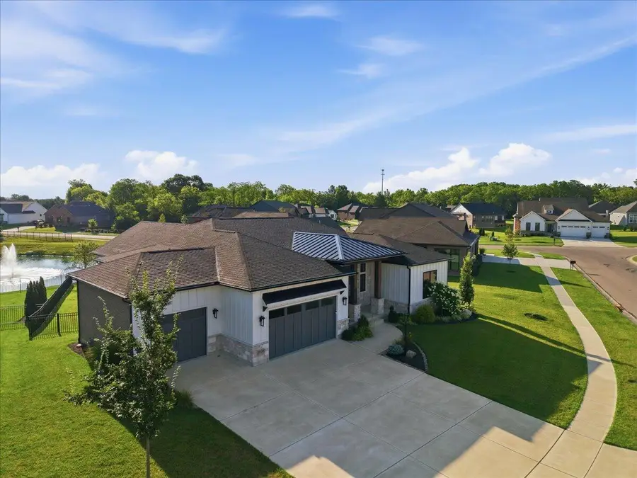9338 Rochelle Lane, Dayton, OH 45458 - #2