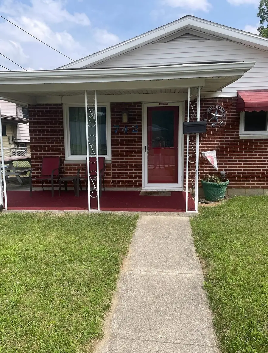 742 Montgomery Avenue, Springfield, OH 45506 - #2