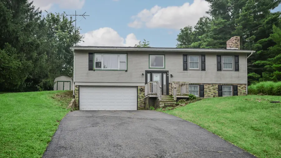 668 Suncrest Drive, Springfield, OH 45503 - #2