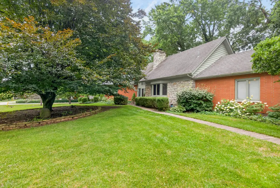 860 Lincolnshire Drive, Troy, OH 45373 - #3