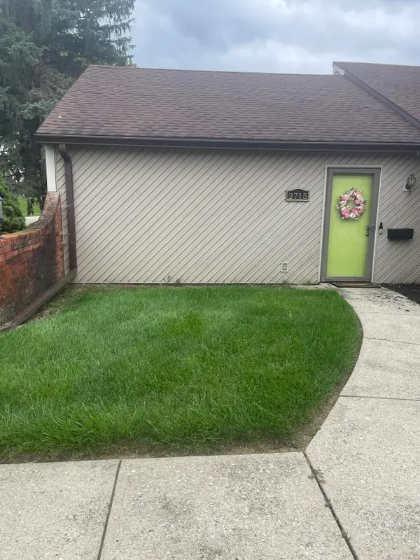 2715 Red Coach Drive, Springfield, OH 45503