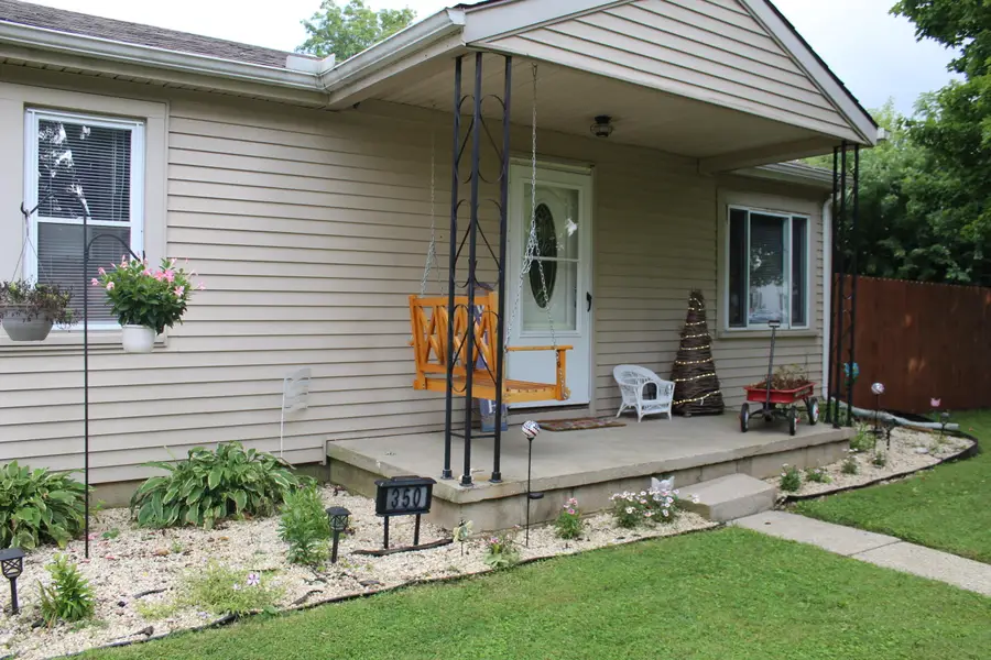 350 Larchmont Drive, Springfield, OH 45503 - #3